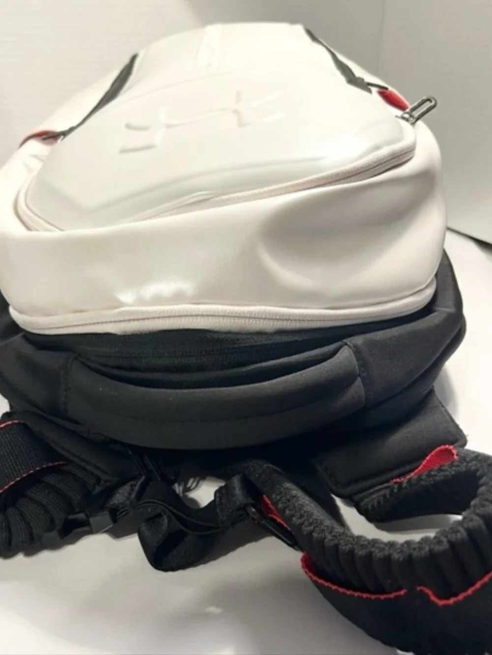 Under Armour No Weigh Water Resistant Sport Backpack White Unisex